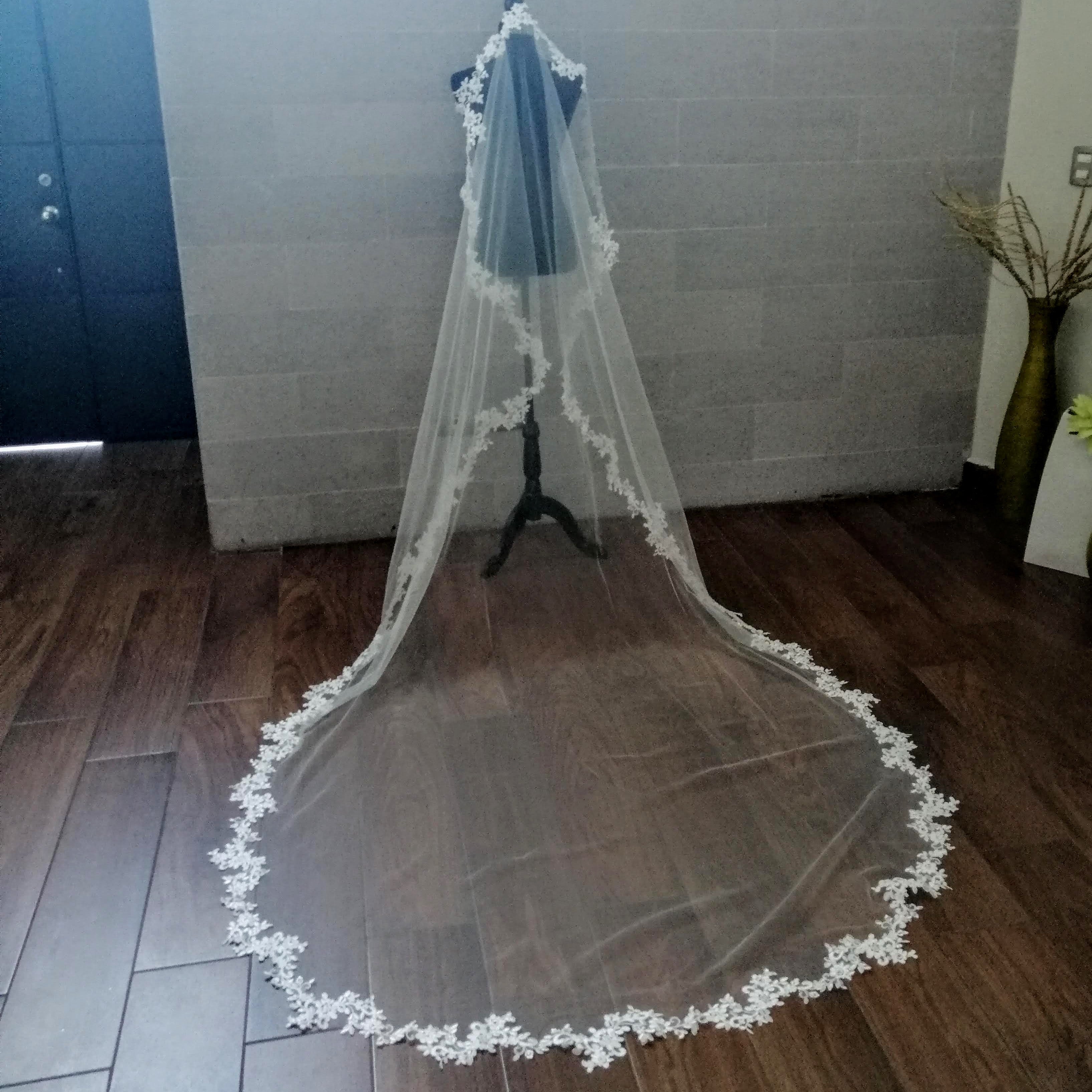 ESLOVENIA MANTILLA IVORY 3 METROS CON ENCAJE VI339