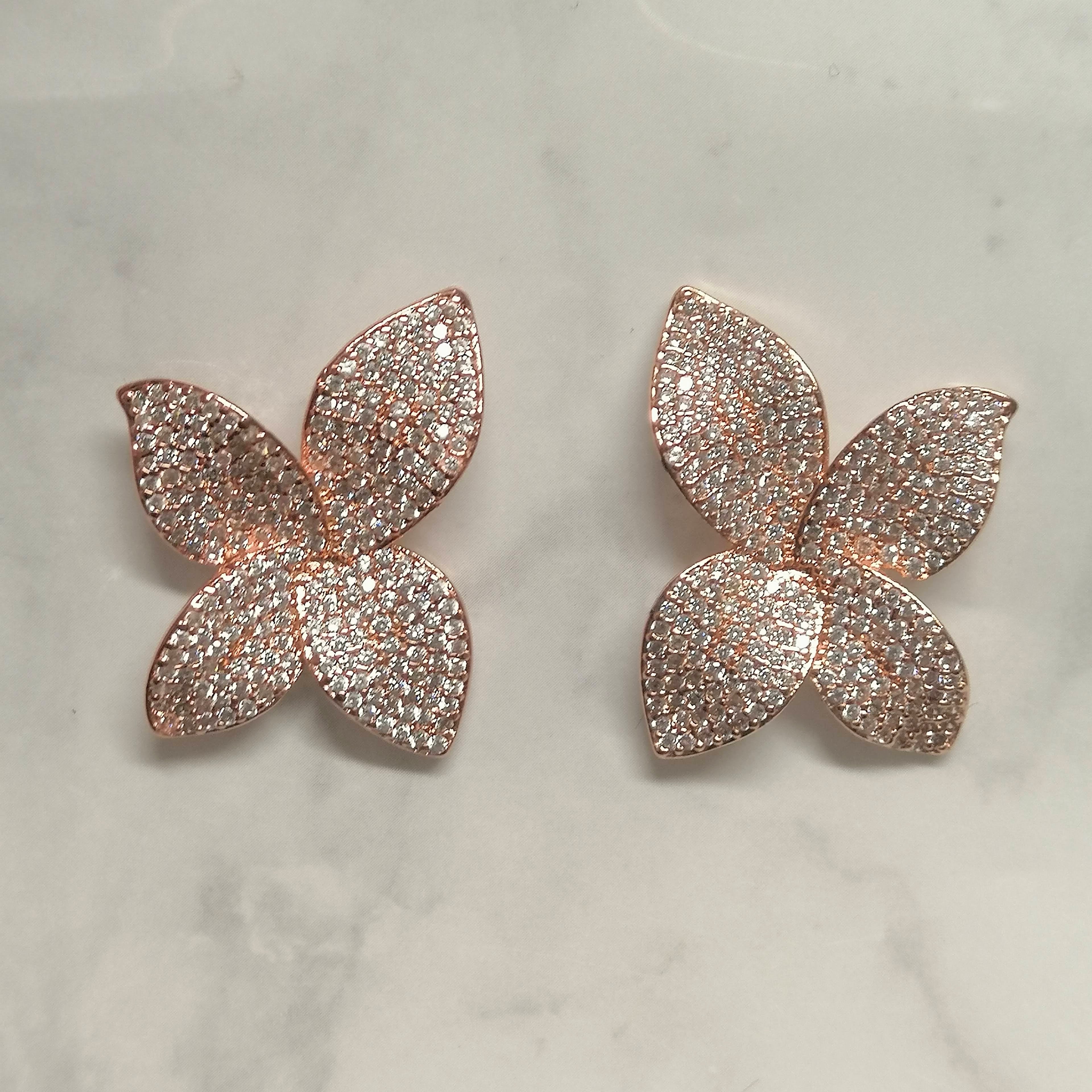 AR584 ARETES ROSA FORRADOS FLOR