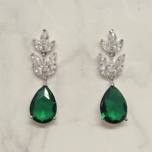 AP539 ARETES PLATA HOJAS CON GOTA VERDE