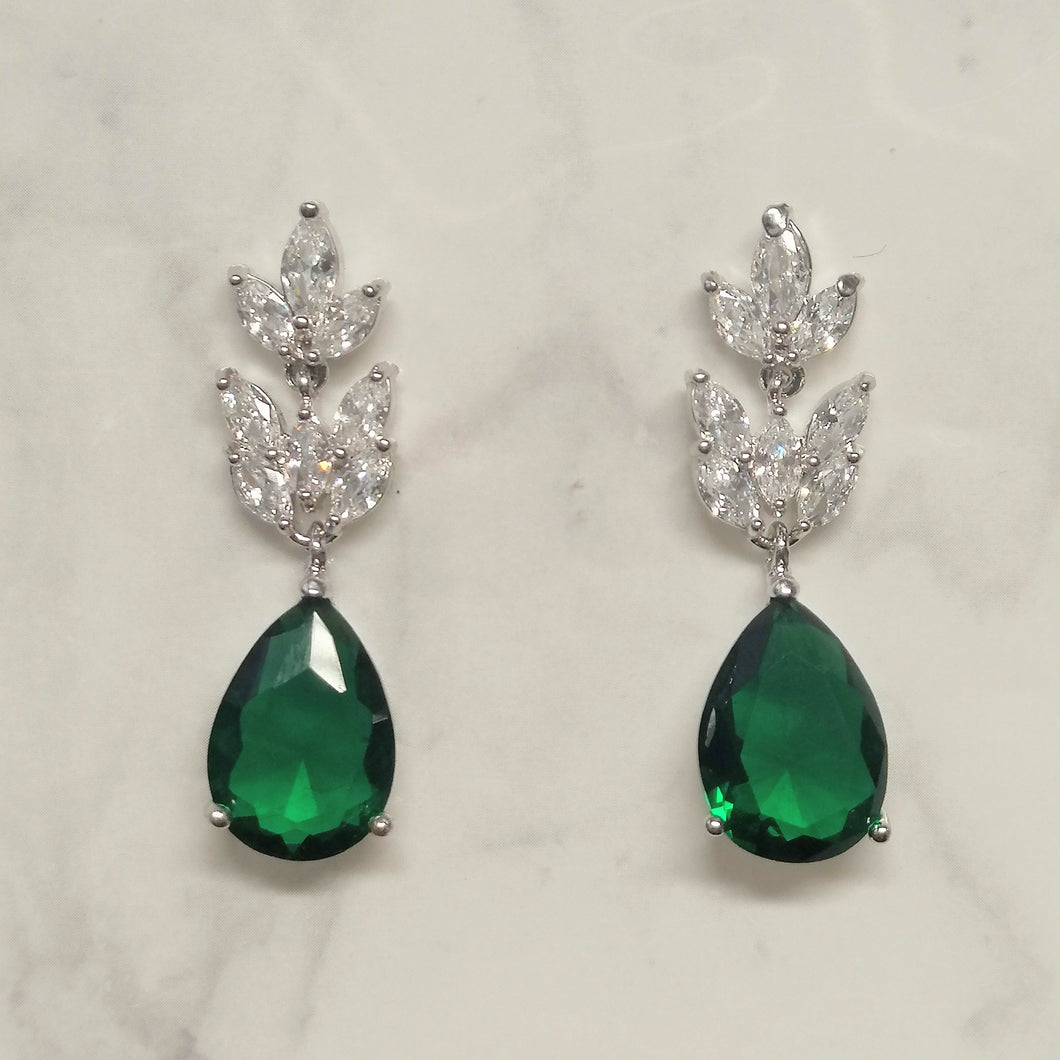 AP539 ARETES PLATA HOJAS CON GOTA VERDE