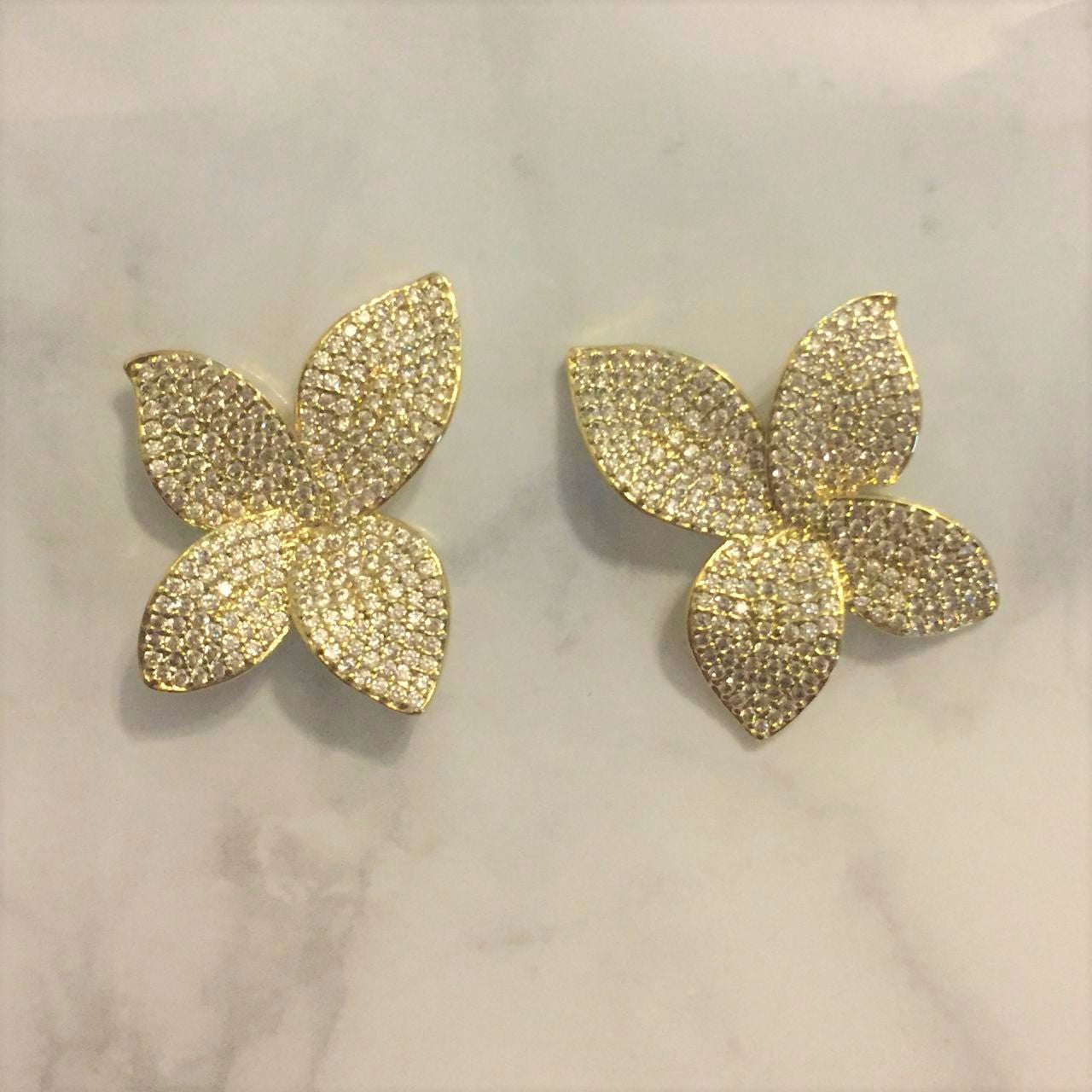 AD586 ARETES DORADOS FLOR FORR