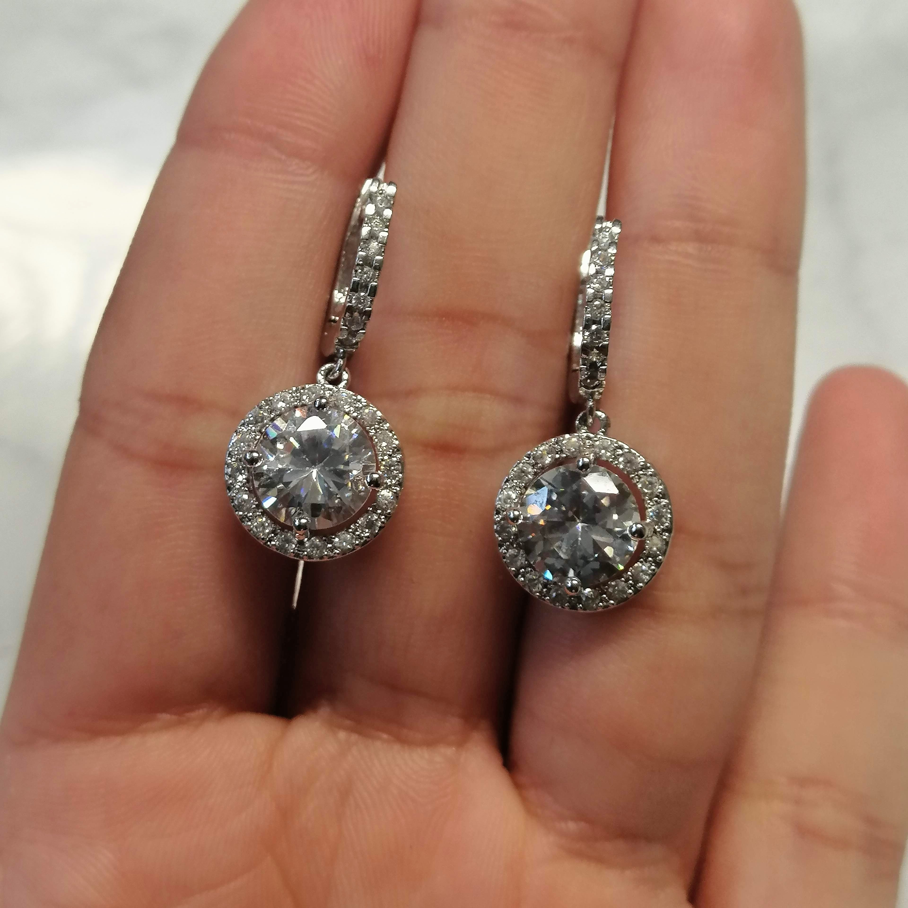 AP449 ARETES PLATA HUGGIES CIRC C/MARCO