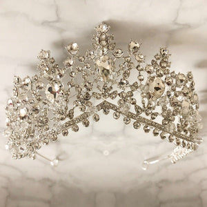 AMALIA TIARA