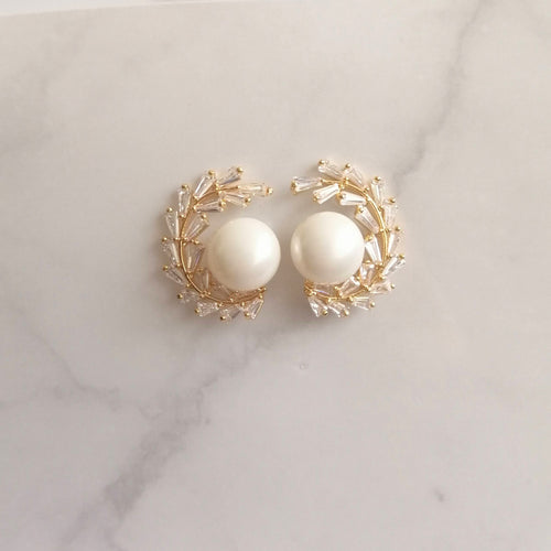 AD767 Aretes Dorados Pelra y Marq