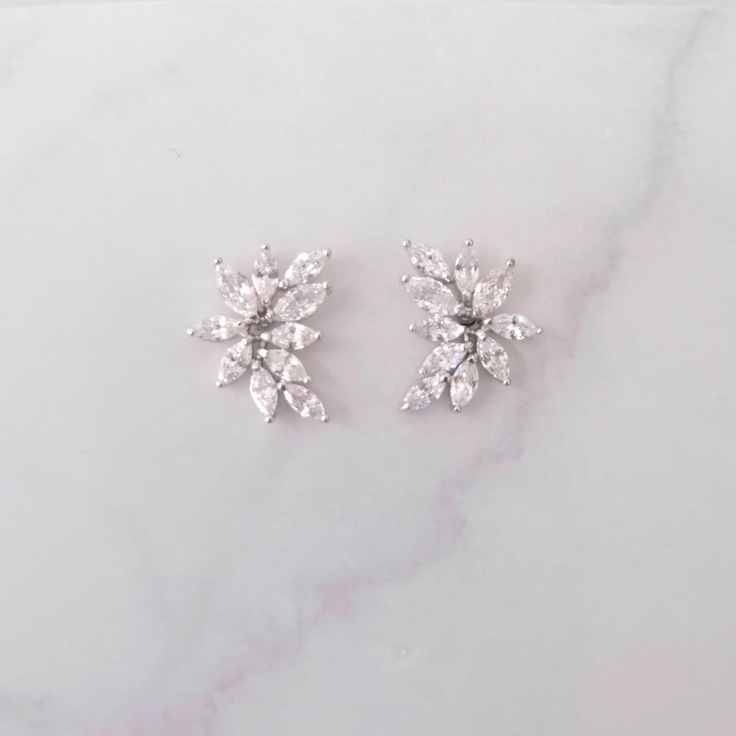 AP902 Aretes Plateados Lado Mini