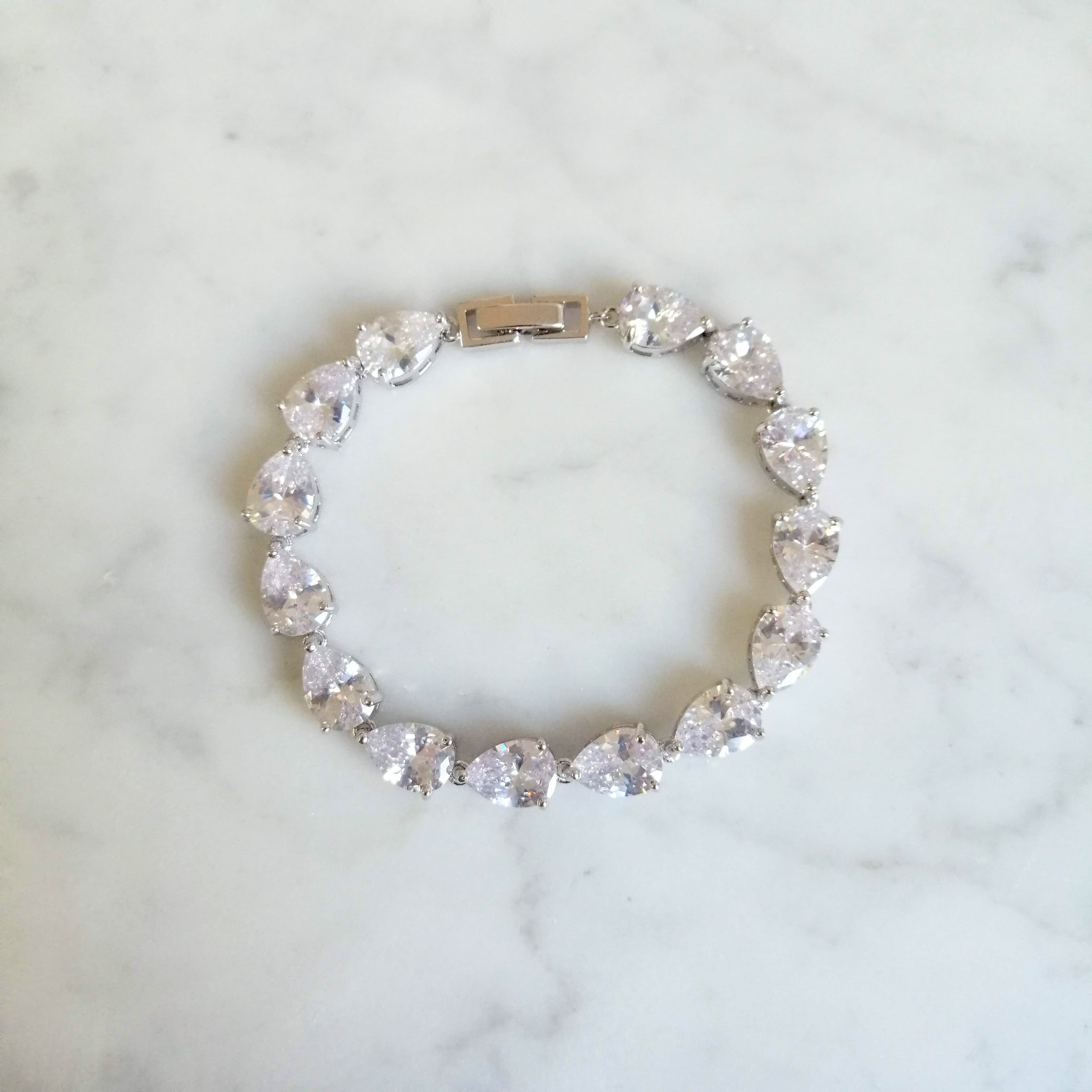 PP800 PULSERA PLATA GOTA SIN MARCO