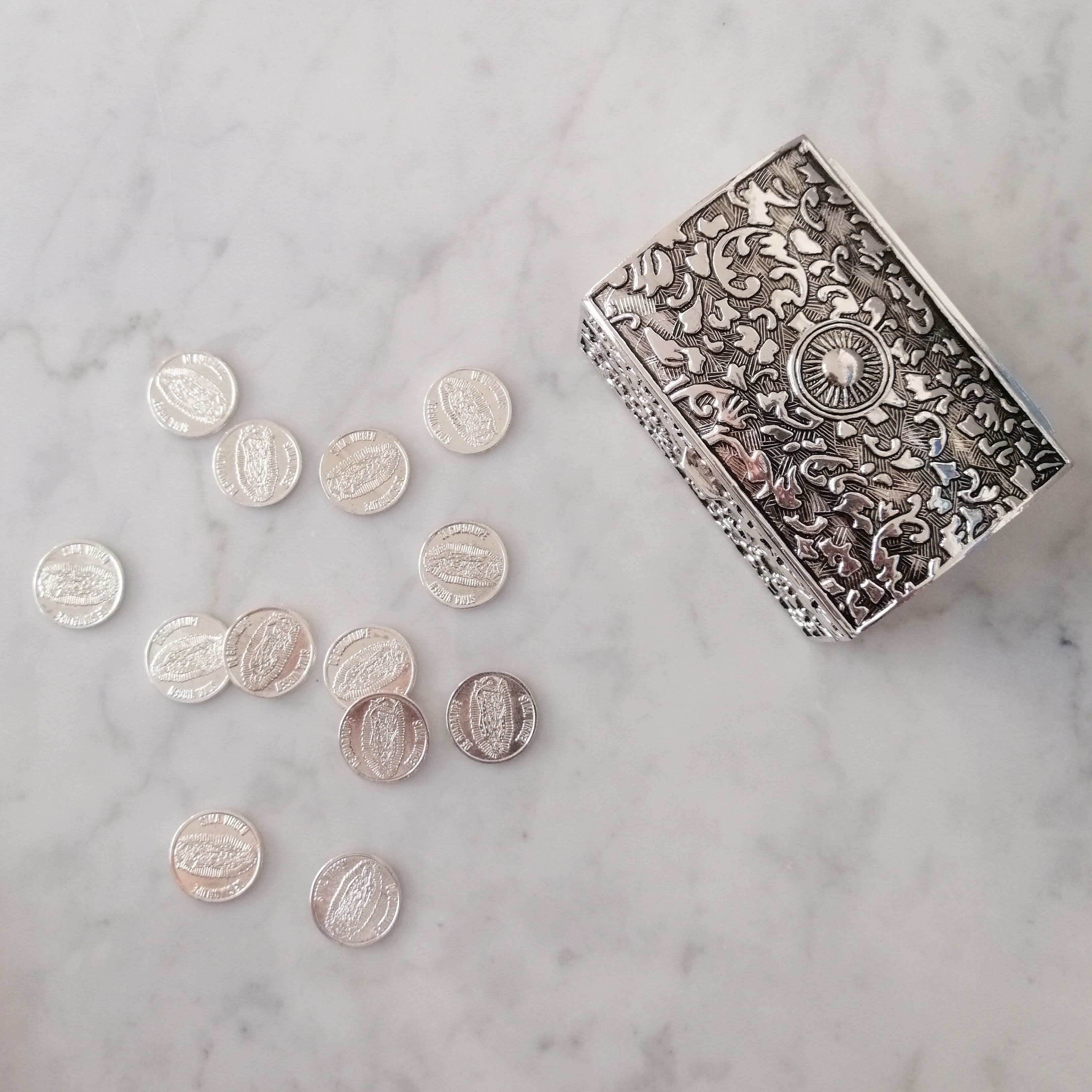 ARR215 Cofre para arras cuadrado gar brilloso