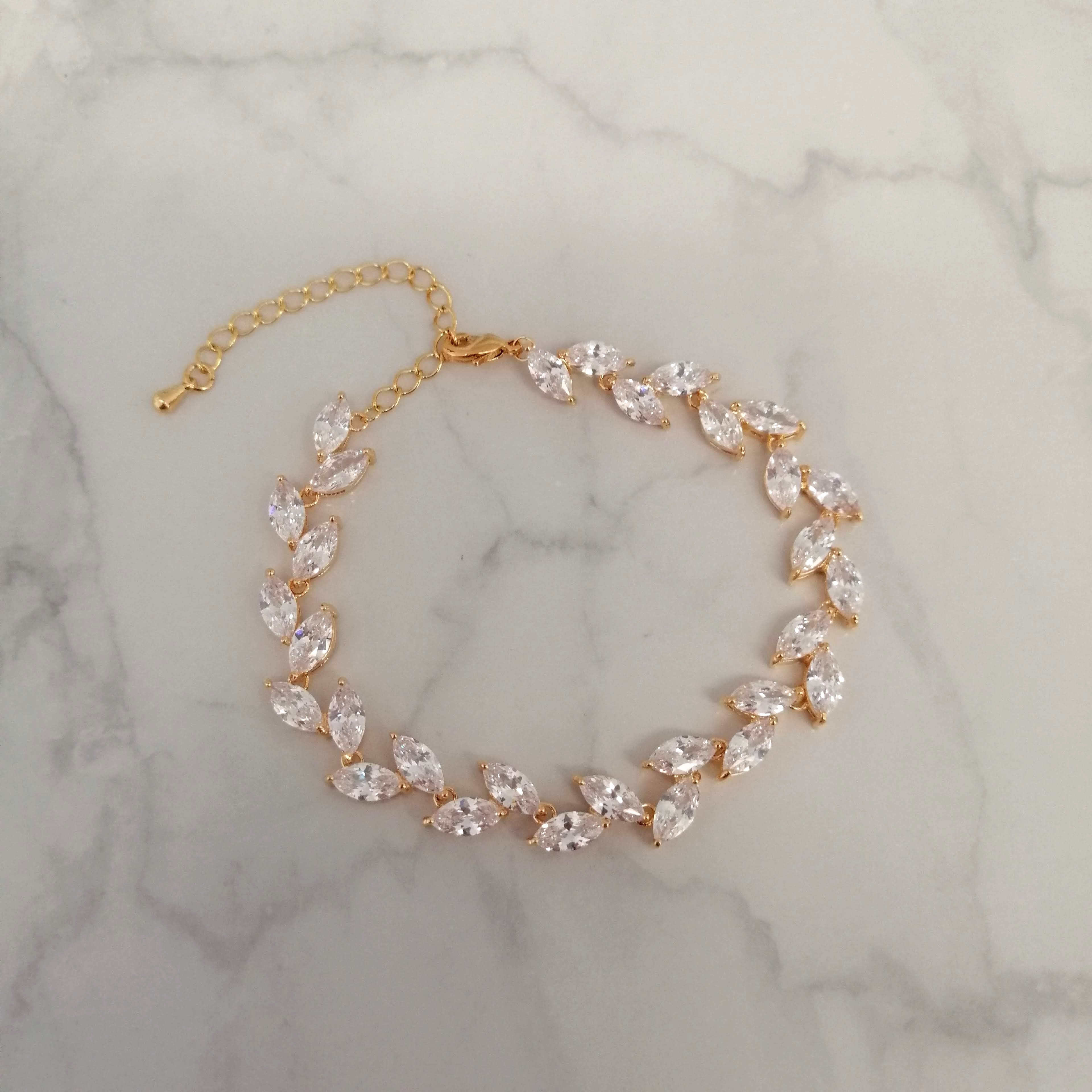 PD799 Pulsera Dorada Hojitas con Cadena